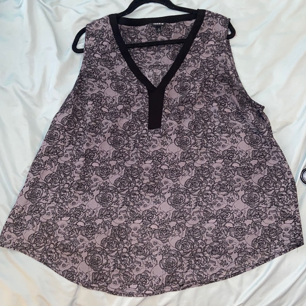 Torrid 2. Lace/skull tunic